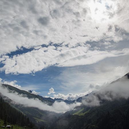 Malana Magic Valley Trek Hotel Kültér fotó